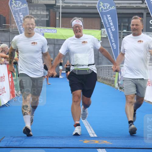 11.08.2024 - GEWOBA Citytriathlon Bremen Lena Gebhardt http://msf.ph/oto/6788998 11.08.2024 11:25:23 Ziel 51, 74, 93 meine-sportfotos.de