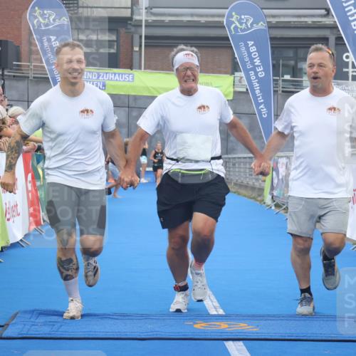 11.08.2024 - GEWOBA Citytriathlon Bremen Lena Gebhardt http://msf.ph/oto/6789002 11.08.2024 11:25:23 Ziel 51, 74, 93 meine-sportfotos.de