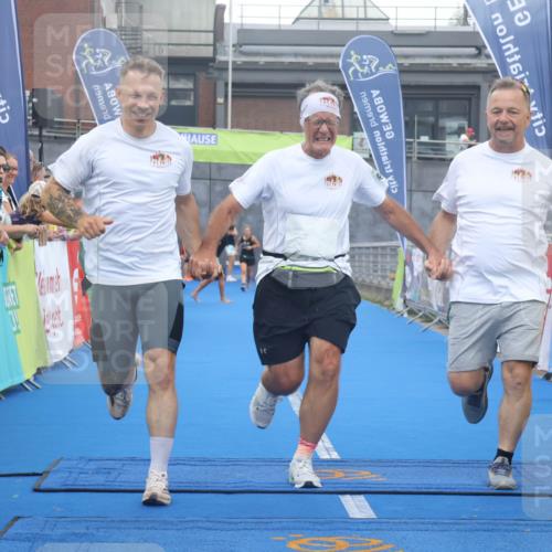 11.08.2024 - GEWOBA Citytriathlon Bremen Lena Gebhardt http://msf.ph/oto/6789003 11.08.2024 11:25:23 Ziel 51, 74, 93 meine-sportfotos.de