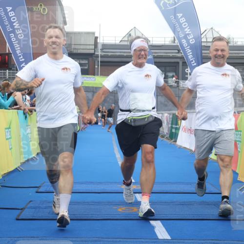 11.08.2024 - GEWOBA Citytriathlon Bremen Lena Gebhardt http://msf.ph/oto/6789007 11.08.2024 11:25:24 Ziel 51, 74, 93, 106 meine-sportfotos.de