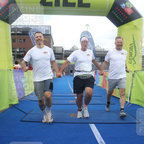 11.08.2024 - GEWOBA Citytriathlon Bremen Lena Gebhardt http://msf.ph/oto/6789013 11.08.2024 11:25:25 Ziel 51, 74, 93, 106 meine-sportfotos.de