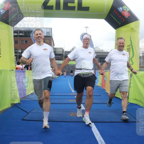 11.08.2024 - GEWOBA Citytriathlon Bremen Lena Gebhardt http://msf.ph/oto/6789015 11.08.2024 11:25:25 Ziel 51, 74, 93, 106 meine-sportfotos.de