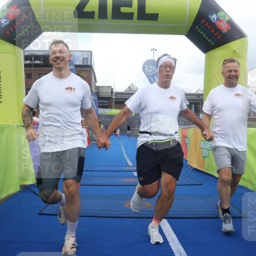 11.08.2024 - GEWOBA Citytriathlon Bremen Lena Gebhardt http://msf.ph/oto/6789018 11.08.2024 11:25:25 Ziel 51, 74, 93, 106 meine-sportfotos.de