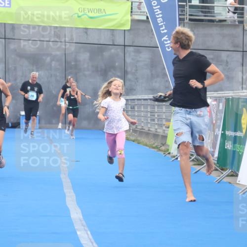 11.08.2024 - GEWOBA Citytriathlon Bremen Lena Gebhardt http://msf.ph/oto/6789026 11.08.2024 11:25:30 Ziel 54, 74, 106 meine-sportfotos.de
