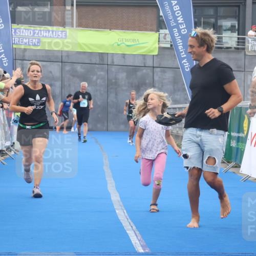 11.08.2024 - GEWOBA Citytriathlon Bremen Lena Gebhardt http://msf.ph/oto/6789042 11.08.2024 11:25:32 Ziel 54, 106 meine-sportfotos.de