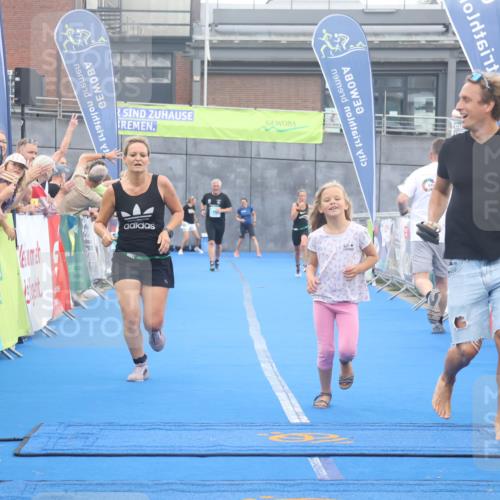 11.08.2024 - GEWOBA Citytriathlon Bremen Lena Gebhardt http://msf.ph/oto/6789043 11.08.2024 11:25:33 Ziel 54, 70, 106 meine-sportfotos.de