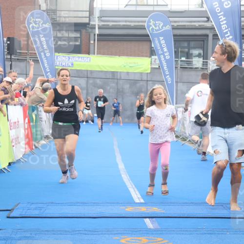 11.08.2024 - GEWOBA Citytriathlon Bremen Lena Gebhardt http://msf.ph/oto/6789045 11.08.2024 11:25:33 Ziel 54, 70, 106 meine-sportfotos.de