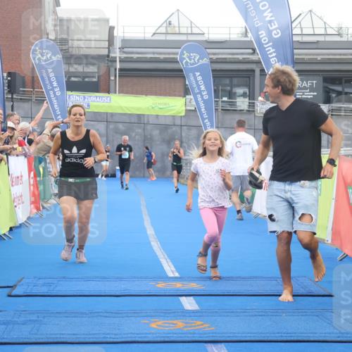 11.08.2024 - GEWOBA Citytriathlon Bremen Lena Gebhardt http://msf.ph/oto/6789047 11.08.2024 11:25:33 Ziel 54, 70, 106 meine-sportfotos.de