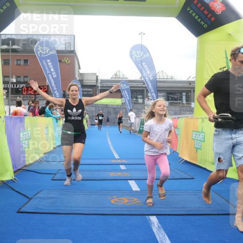 11.08.2024 - GEWOBA Citytriathlon Bremen Lena Gebhardt http://msf.ph/oto/6789060 11.08.2024 11:25:35 Ziel 36, 54, 70, 106 meine-sportfotos.de