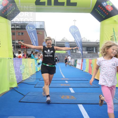 11.08.2024 - GEWOBA Citytriathlon Bremen Lena Gebhardt http://msf.ph/oto/6789064 11.08.2024 11:25:35 Ziel 36, 54, 70, 106 meine-sportfotos.de