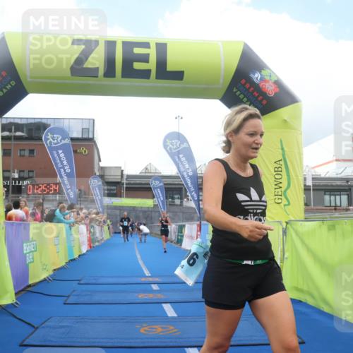 11.08.2024 - GEWOBA Citytriathlon Bremen Lena Gebhardt http://msf.ph/oto/6789073 11.08.2024 11:25:37 Ziel 36, 54, 70, 106 meine-sportfotos.de