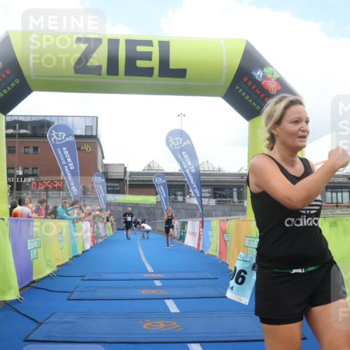 11.08.2024 - GEWOBA Citytriathlon Bremen Lena Gebhardt http://msf.ph/oto/6789076 11.08.2024 11:25:37 Ziel 36, 54, 70, 106 meine-sportfotos.de