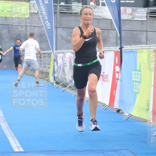 11.08.2024 - GEWOBA Citytriathlon Bremen Lena Gebhardt http://msf.ph/oto/6789078 11.08.2024 11:25:38 Ziel 36, 54, 70, 106 meine-sportfotos.de