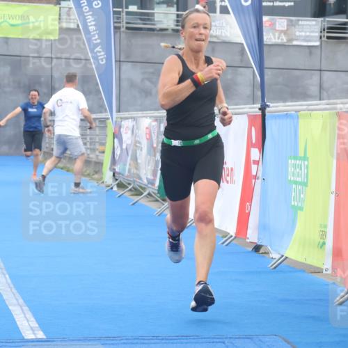 11.08.2024 - GEWOBA Citytriathlon Bremen Lena Gebhardt http://msf.ph/oto/6789079 11.08.2024 11:25:38 Ziel 36, 54, 70, 106 meine-sportfotos.de