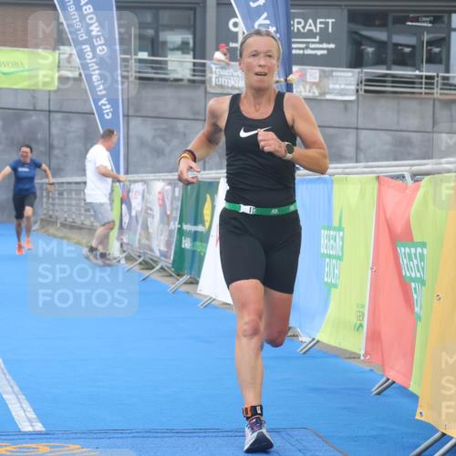 11.08.2024 - GEWOBA Citytriathlon Bremen Lena Gebhardt http://msf.ph/oto/6789082 11.08.2024 11:25:39 Ziel 36, 43, 54, 70, 106 meine-sportfotos.de