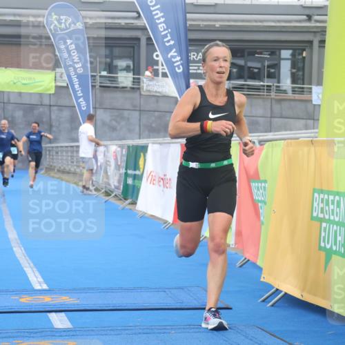 11.08.2024 - GEWOBA Citytriathlon Bremen Lena Gebhardt http://msf.ph/oto/6789086 11.08.2024 11:25:39 Ziel 36, 43, 54, 70, 106 meine-sportfotos.de