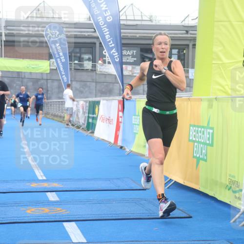 11.08.2024 - GEWOBA Citytriathlon Bremen Lena Gebhardt http://msf.ph/oto/6789087 11.08.2024 11:25:39 Ziel 36, 43, 54, 70, 106 meine-sportfotos.de