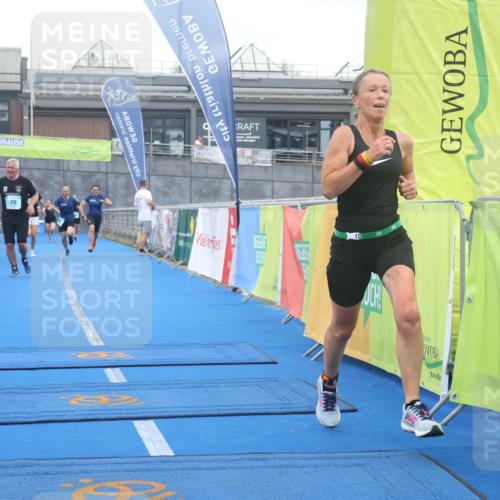 11.08.2024 - GEWOBA Citytriathlon Bremen Lena Gebhardt http://msf.ph/oto/6789089 11.08.2024 11:25:40 Ziel 36, 43, 54, 70, 106 meine-sportfotos.de