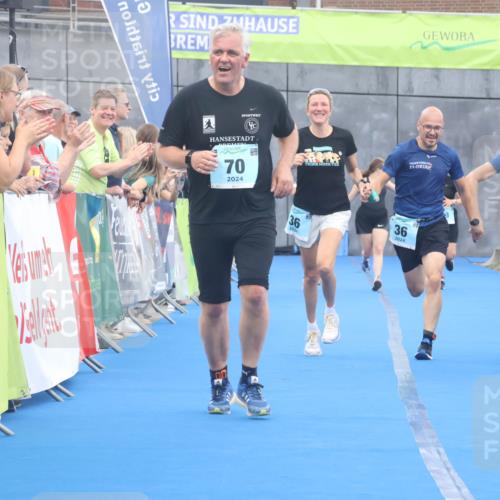 11.08.2024 - GEWOBA Citytriathlon Bremen Lena Gebhardt http://msf.ph/oto/6789092 11.08.2024 11:25:41 Ziel 36, 43, 54, 70, 106 meine-sportfotos.de