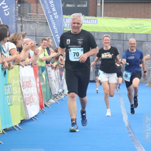 11.08.2024 - GEWOBA Citytriathlon Bremen Lena Gebhardt http://msf.ph/oto/6789095 11.08.2024 11:25:42 Ziel 36, 43, 54, 70, 106 meine-sportfotos.de