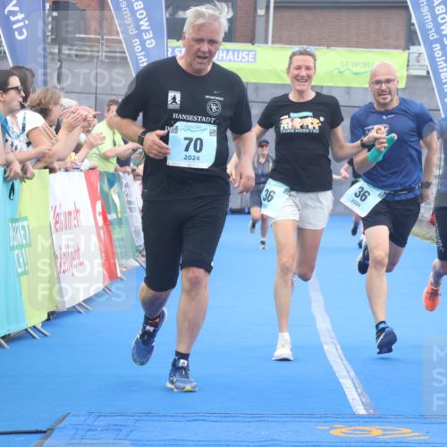 11.08.2024 - GEWOBA Citytriathlon Bremen Lena Gebhardt http://msf.ph/oto/6789100 11.08.2024 11:25:43 Ziel 36, 43, 54, 70 meine-sportfotos.de