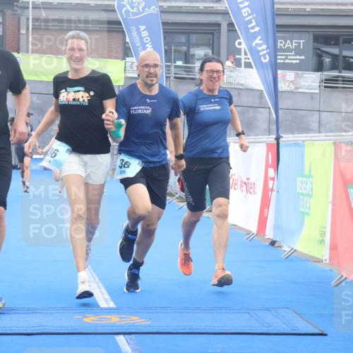 11.08.2024 - GEWOBA Citytriathlon Bremen Lena Gebhardt http://msf.ph/oto/6789104 11.08.2024 11:25:43 Ziel 36, 43, 54, 70 meine-sportfotos.de