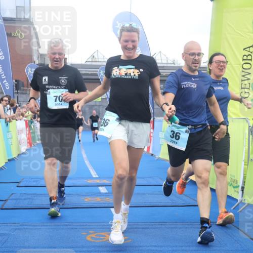 11.08.2024 - GEWOBA Citytriathlon Bremen Lena Gebhardt http://msf.ph/oto/6789113 11.08.2024 11:25:45 Ziel 36, 43, 54, 70 meine-sportfotos.de