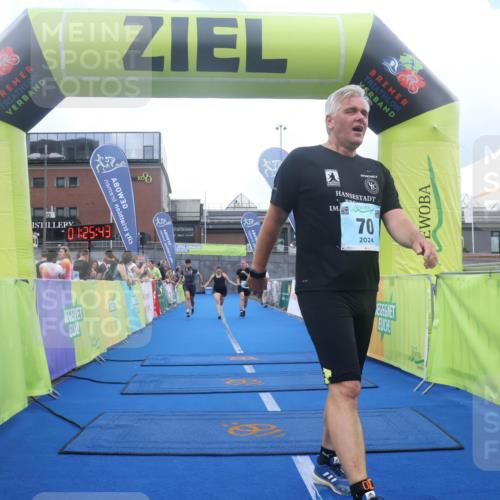 11.08.2024 - GEWOBA Citytriathlon Bremen Lena Gebhardt http://msf.ph/oto/6789125 11.08.2024 11:25:47 Ziel 36, 43, 54, 70 meine-sportfotos.de