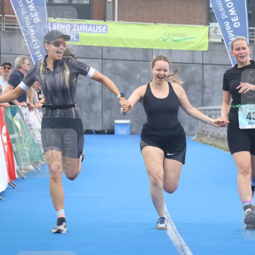 11.08.2024 - GEWOBA Citytriathlon Bremen Lena Gebhardt http://msf.ph/oto/6789129 11.08.2024 11:25:48 Ziel 36, 43, 70 meine-sportfotos.de