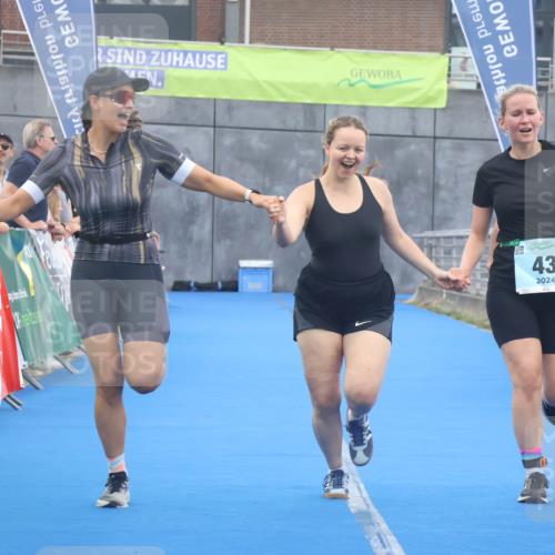11.08.2024 - GEWOBA Citytriathlon Bremen Lena Gebhardt http://msf.ph/oto/6789131 11.08.2024 11:25:48 Ziel 36, 43, 70 meine-sportfotos.de