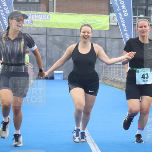 11.08.2024 - GEWOBA Citytriathlon Bremen Lena Gebhardt http://msf.ph/oto/6789134 11.08.2024 11:25:49 Ziel 36, 43, 70 meine-sportfotos.de