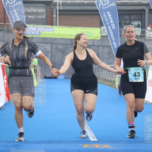 11.08.2024 - GEWOBA Citytriathlon Bremen Lena Gebhardt http://msf.ph/oto/6789136 11.08.2024 11:25:49 Ziel 36, 43, 70 meine-sportfotos.de