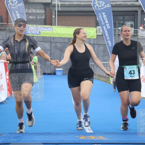 11.08.2024 - GEWOBA Citytriathlon Bremen Lena Gebhardt http://msf.ph/oto/6789137 11.08.2024 11:25:49 Ziel 36, 43, 70 meine-sportfotos.de