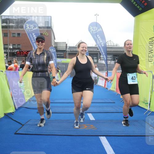 11.08.2024 - GEWOBA Citytriathlon Bremen Lena Gebhardt http://msf.ph/oto/6789148 11.08.2024 11:25:50 Ziel 36, 43, 70 meine-sportfotos.de