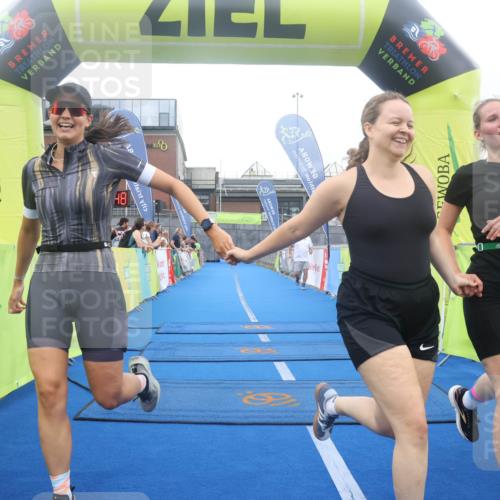 11.08.2024 - GEWOBA Citytriathlon Bremen Lena Gebhardt http://msf.ph/oto/6789155 11.08.2024 11:25:51 Ziel 36, 43, 70 meine-sportfotos.de