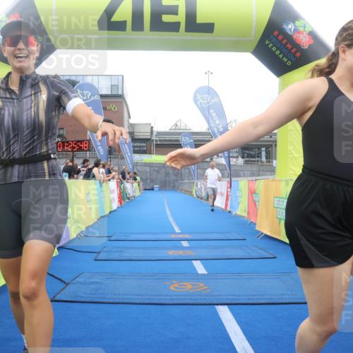 11.08.2024 - GEWOBA Citytriathlon Bremen Lena Gebhardt http://msf.ph/oto/6789157 11.08.2024 11:25:51 Ziel 36, 43, 70 meine-sportfotos.de