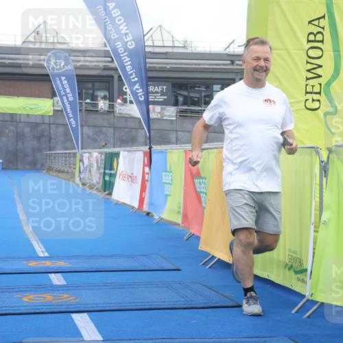 11.08.2024 - GEWOBA Citytriathlon Bremen Lena Gebhardt http://msf.ph/oto/6789172 11.08.2024 11:25:55 Ziel 14, 43 meine-sportfotos.de