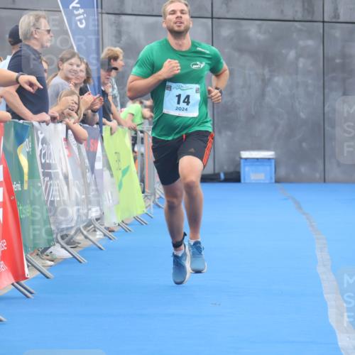 11.08.2024 - GEWOBA Citytriathlon Bremen Lena Gebhardt http://msf.ph/oto/6789177 11.08.2024 11:26:02 Ziel 14 meine-sportfotos.de