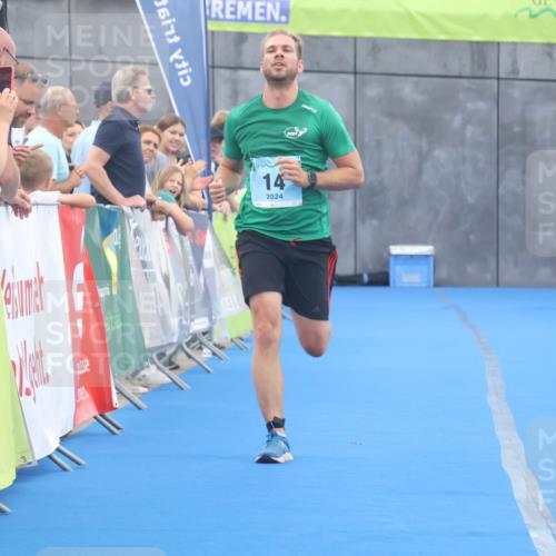 11.08.2024 - GEWOBA Citytriathlon Bremen Lena Gebhardt http://msf.ph/oto/6789182 11.08.2024 11:26:03 Ziel 14 meine-sportfotos.de