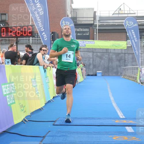 11.08.2024 - GEWOBA Citytriathlon Bremen Lena Gebhardt http://msf.ph/oto/6789198 11.08.2024 11:26:05 Ziel 14 meine-sportfotos.de