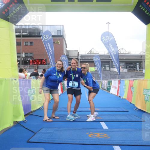 11.08.2024 - GEWOBA Citytriathlon Bremen Lena Gebhardt http://msf.ph/oto/6789217 11.08.2024 11:26:18 Ziel  meine-sportfotos.de