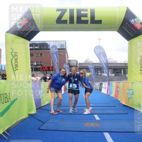 11.08.2024 - GEWOBA Citytriathlon Bremen Lena Gebhardt http://msf.ph/oto/6789223 11.08.2024 11:26:19 Ziel  meine-sportfotos.de