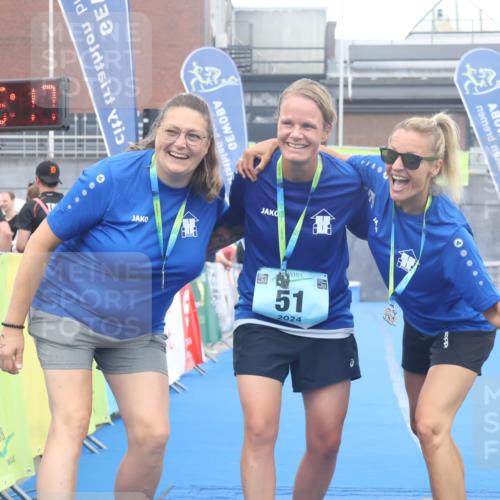 11.08.2024 - GEWOBA Citytriathlon Bremen Lena Gebhardt http://msf.ph/oto/6789226 11.08.2024 11:26:20 Ziel  meine-sportfotos.de