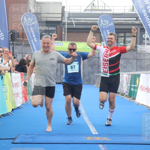 11.08.2024 - GEWOBA Citytriathlon Bremen Lena Gebhardt http://msf.ph/oto/6789253 11.08.2024 11:26:34 Ziel 67 meine-sportfotos.de