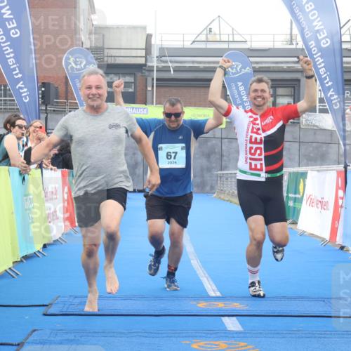 11.08.2024 - GEWOBA Citytriathlon Bremen Lena Gebhardt http://msf.ph/oto/6789256 11.08.2024 11:26:34 Ziel 67 meine-sportfotos.de