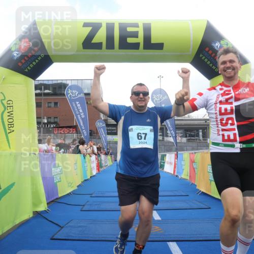 11.08.2024 - GEWOBA Citytriathlon Bremen Lena Gebhardt http://msf.ph/oto/6789272 11.08.2024 11:26:36 Ziel 67 meine-sportfotos.de