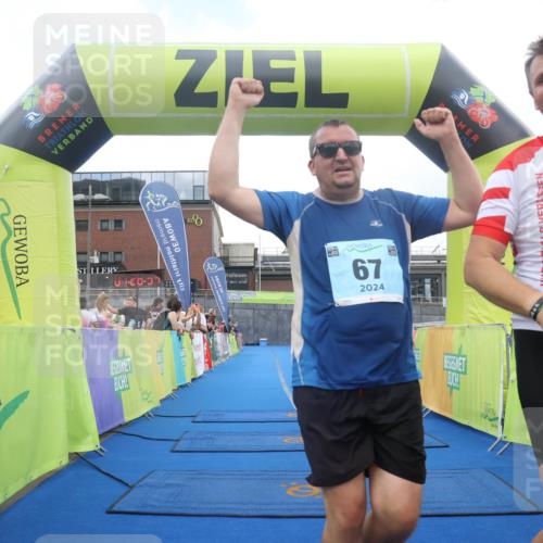 11.08.2024 - GEWOBA Citytriathlon Bremen Lena Gebhardt http://msf.ph/oto/6789277 11.08.2024 11:26:37 Ziel 67 meine-sportfotos.de