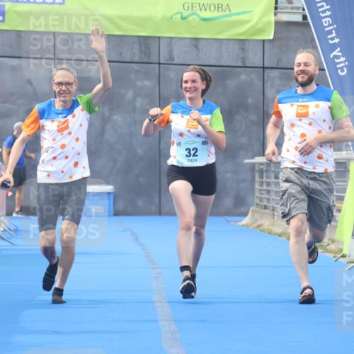 11.08.2024 - GEWOBA Citytriathlon Bremen Lena Gebhardt http://msf.ph/oto/6789294 11.08.2024 11:26:59 Ziel 32 meine-sportfotos.de