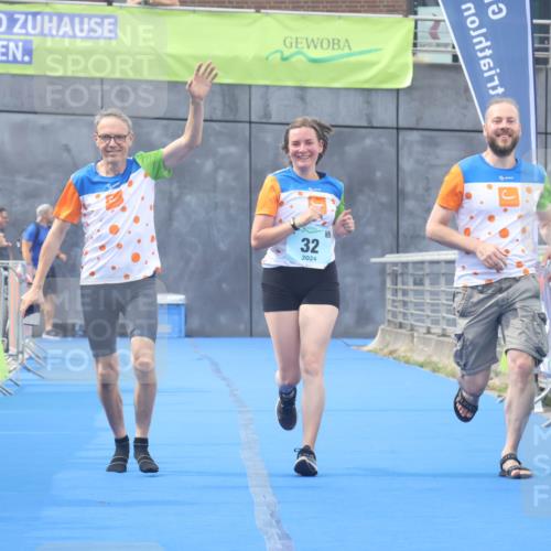 11.08.2024 - GEWOBA Citytriathlon Bremen Lena Gebhardt http://msf.ph/oto/6789299 11.08.2024 11:26:59 Ziel 32 meine-sportfotos.de