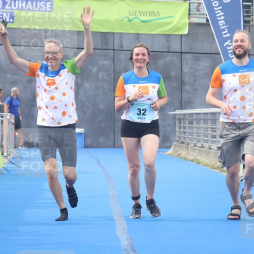 11.08.2024 - GEWOBA Citytriathlon Bremen Lena Gebhardt http://msf.ph/oto/6789302 11.08.2024 11:27:00 Ziel 32 meine-sportfotos.de